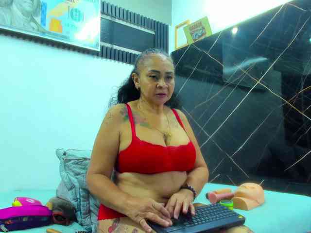 cloeerabbyt webcam