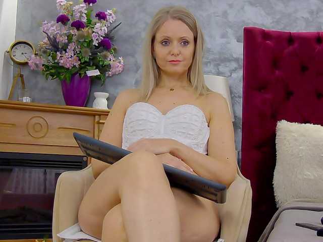 Discover Miss-Jasmine from BongaCams