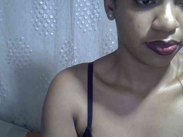 Lillteblackgirl webcam