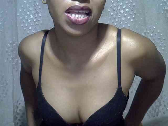 Lillteblackgirl Live Webcam on BongaCams