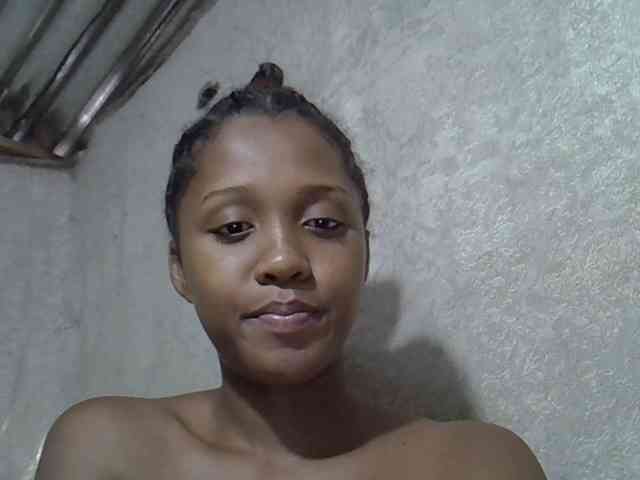 Lillteblackgirl webcam
