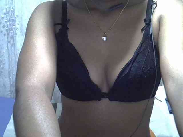 Lillteblackgirl webcam