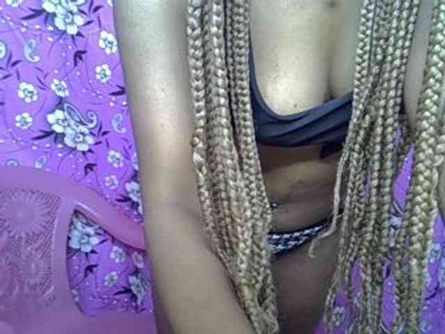 Lillteblackgirl webcam
