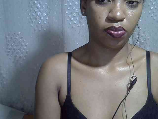 Lillteblackgirl webcam