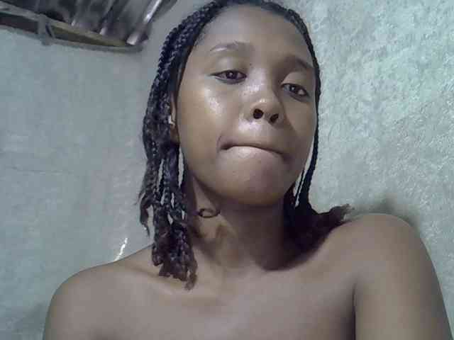 Lillteblackgirl webcam
