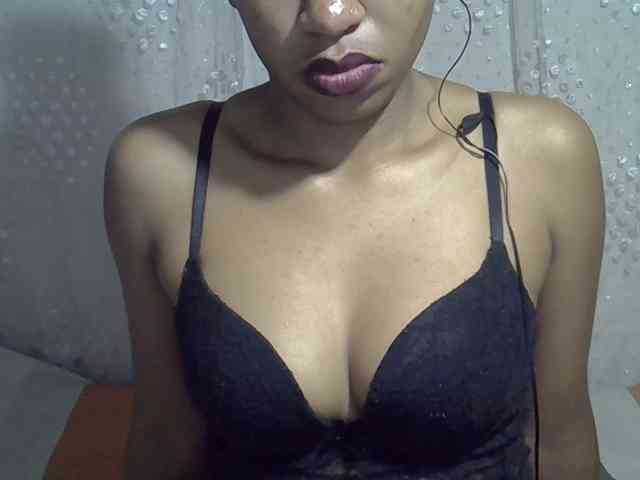 Lillteblackgirl webcam