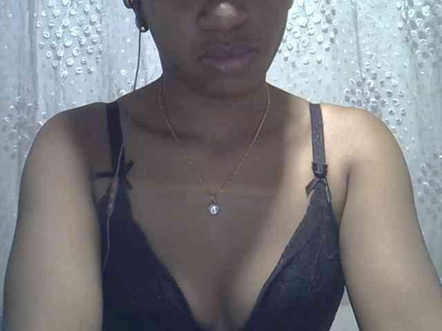 Lillteblackgirl webcam