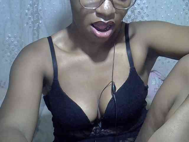 Lillteblackgirl webcam