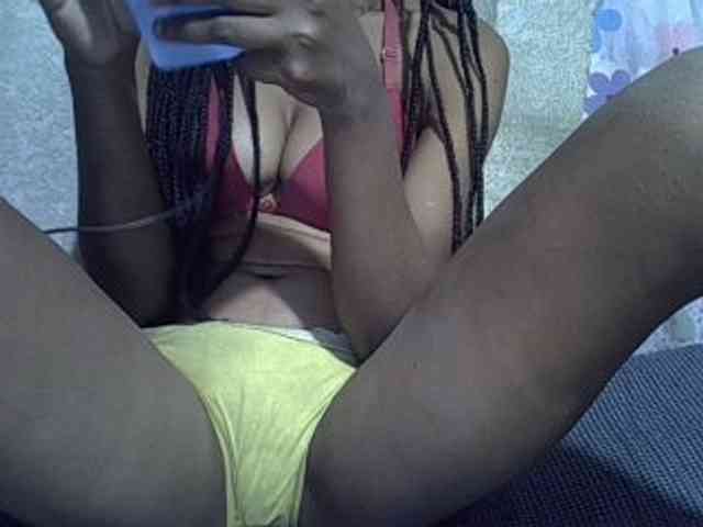 Lillteblackgirl webcam