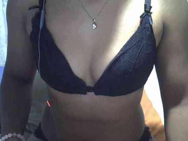 Lillteblackgirl webcam