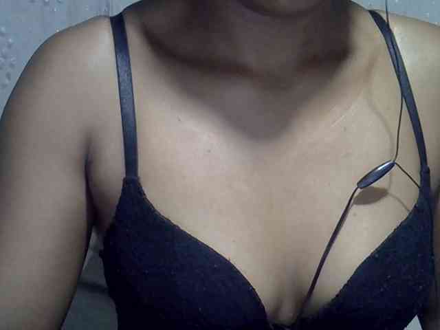 Lillteblackgirl webcam