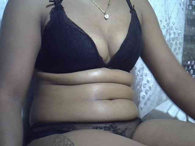 Lillteblackgirl webcam