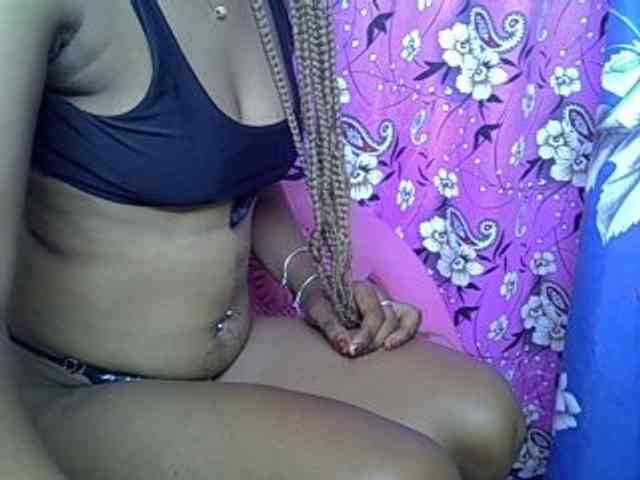 Lillteblackgirl webcam