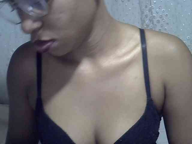 Lillteblackgirl webcam