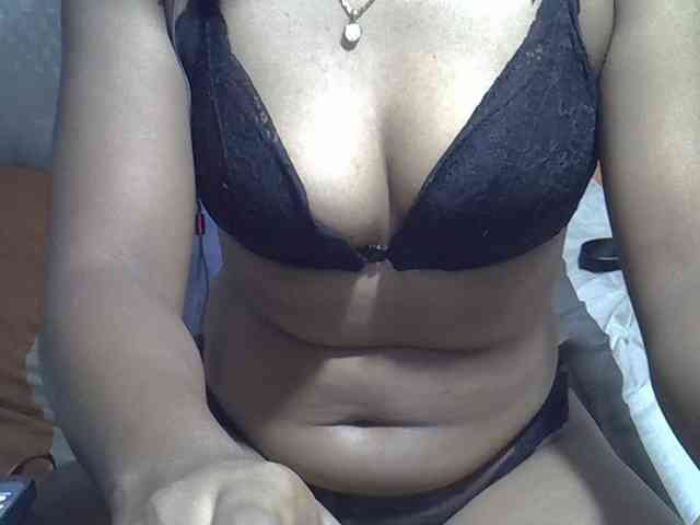 Lillteblackgirl webcam