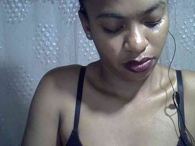 Lillteblackgirl webcam