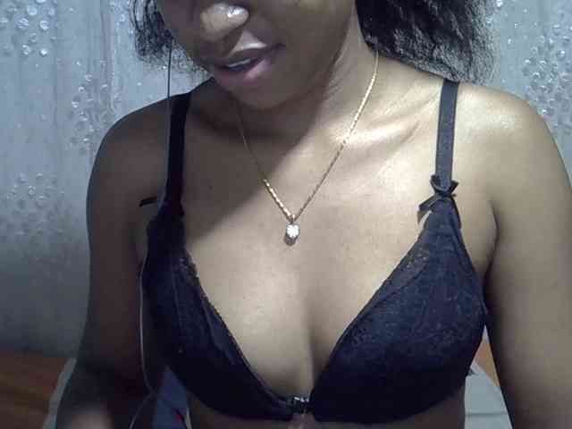Lillteblackgirl webcam