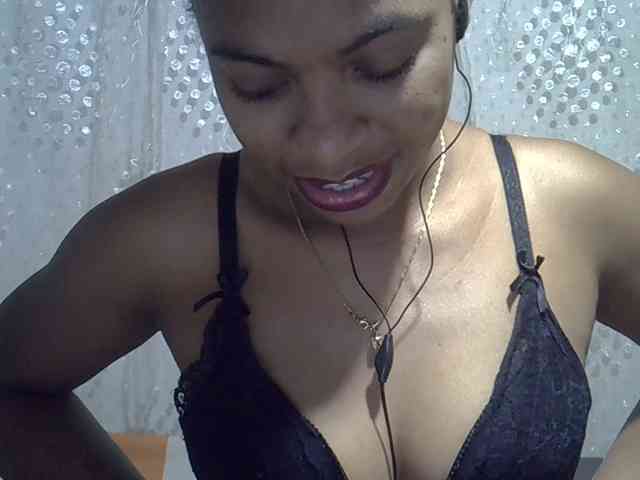 Lillteblackgirl webcam