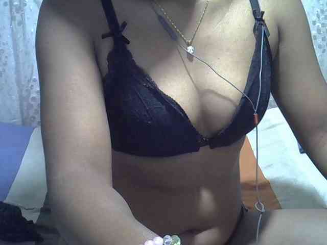 Lillteblackgirl webcam