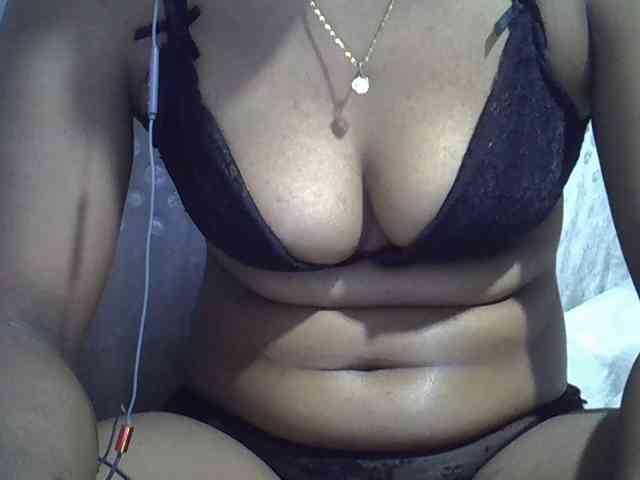 Lillteblackgirl webcam