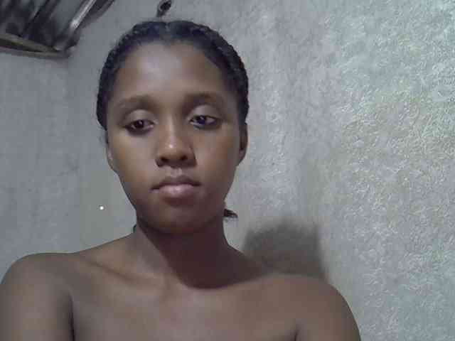 Lillteblackgirl webcam