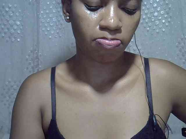 Lillteblackgirl webcam