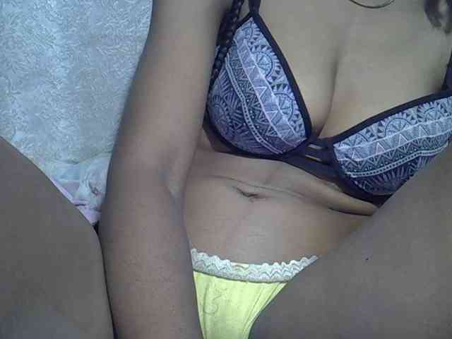Lillteblackgirl webcam