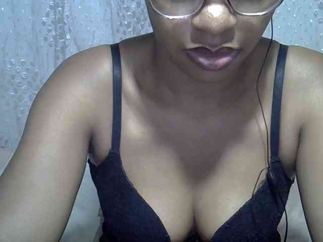 Lillteblackgirl webcam