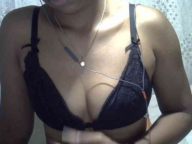 Lillteblackgirl webcam