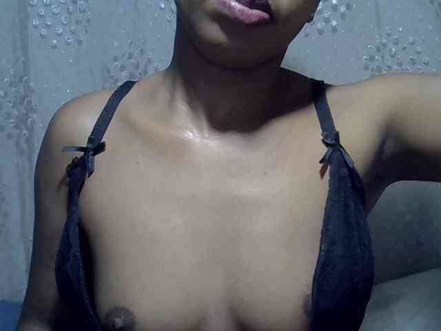 Lillteblackgirl webcam