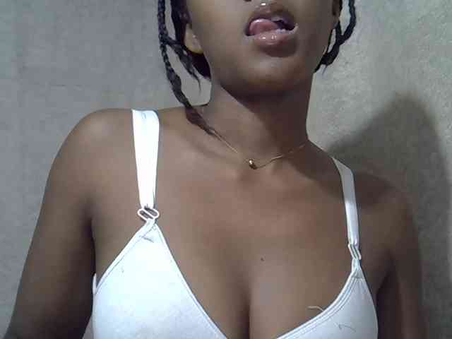 Lillteblackgirl webcam