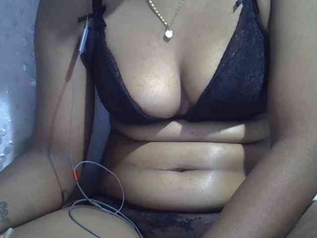 Lillteblackgirl webcam