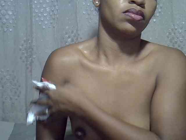 Lillteblackgirl webcam