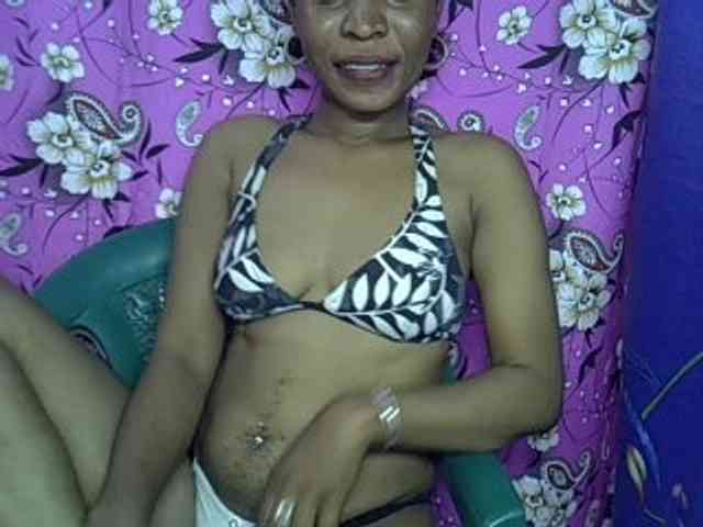 Lillteblackgirl webcam