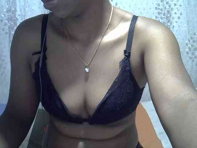 Lillteblackgirl webcam
