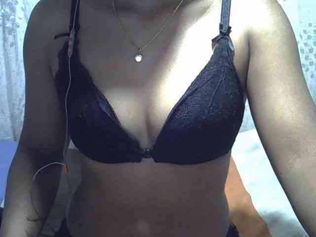 Lillteblackgirl webcam