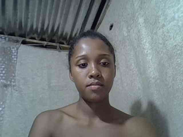 Lillteblackgirl webcam