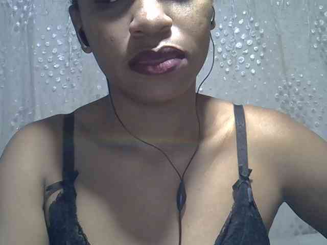Lillteblackgirl webcam