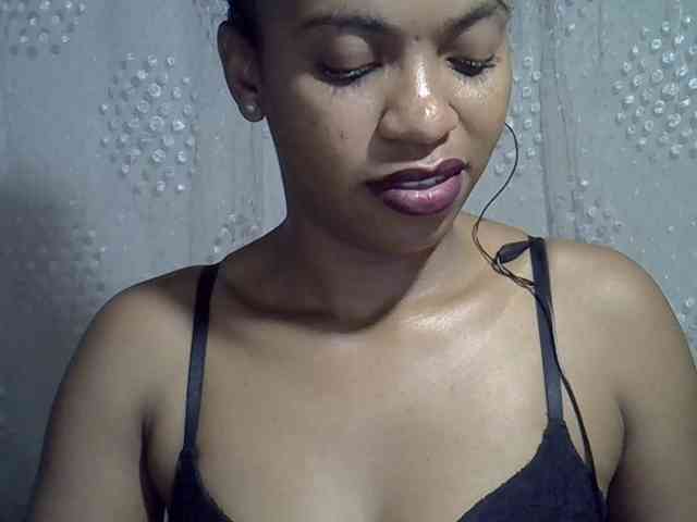 Lillteblackgirl webcam