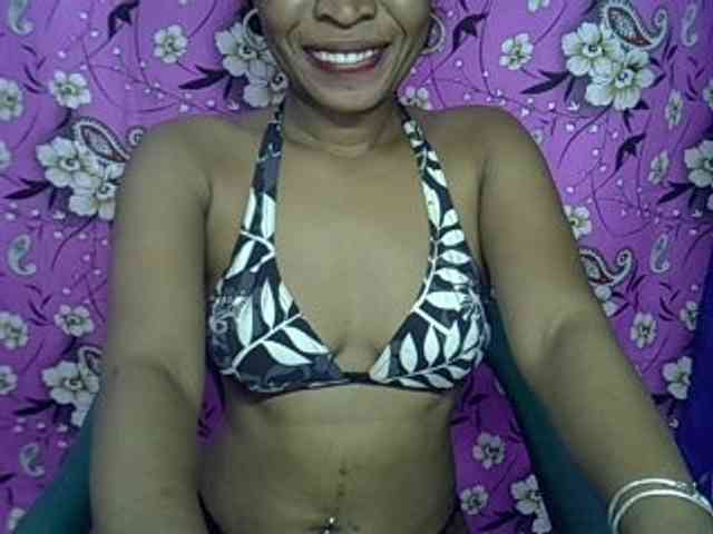 Lillteblackgirl webcam