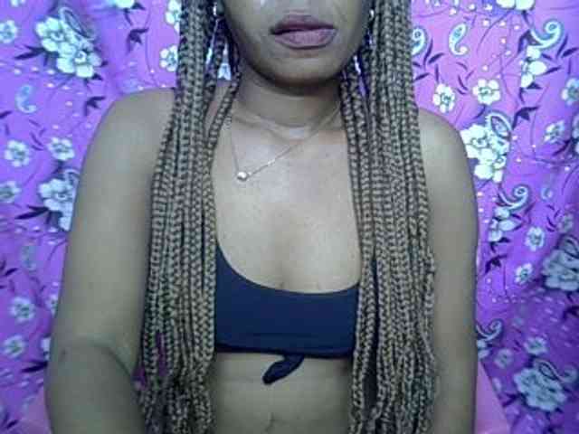 Lillteblackgirl webcam