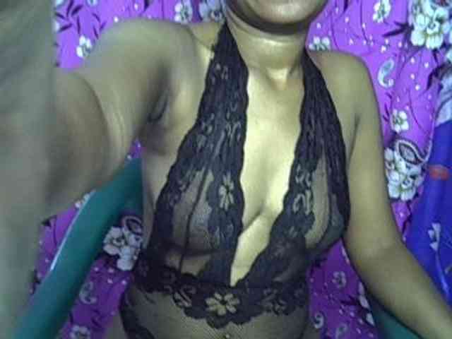 Lillteblackgirl webcam