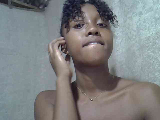 Lillteblackgirl webcam