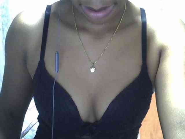 Lillteblackgirl webcam