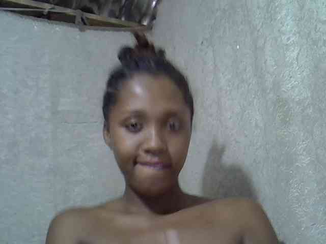 Lillteblackgirl webcam
