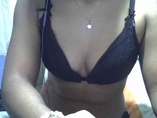 Lillteblackgirl webcam