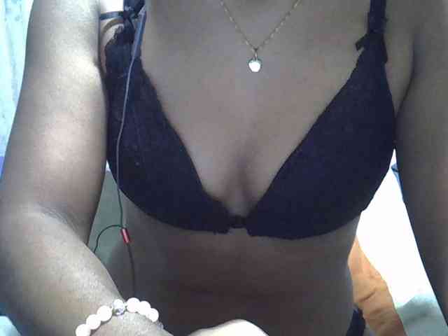 Lillteblackgirl webcam