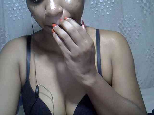 Lillteblackgirl webcam