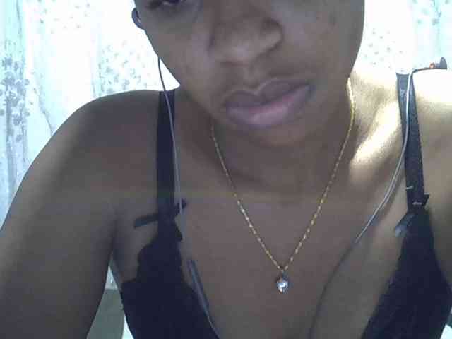 Lillteblackgirl webcam
