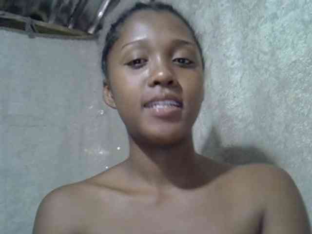 Lillteblackgirl webcam